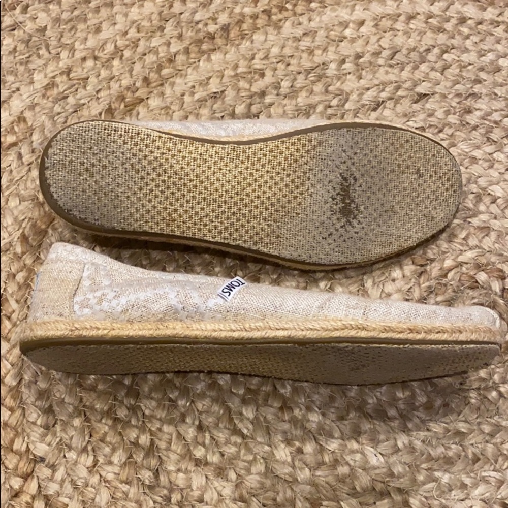 Toms Size 8 - Tan Canvas With Design On Side - image 2